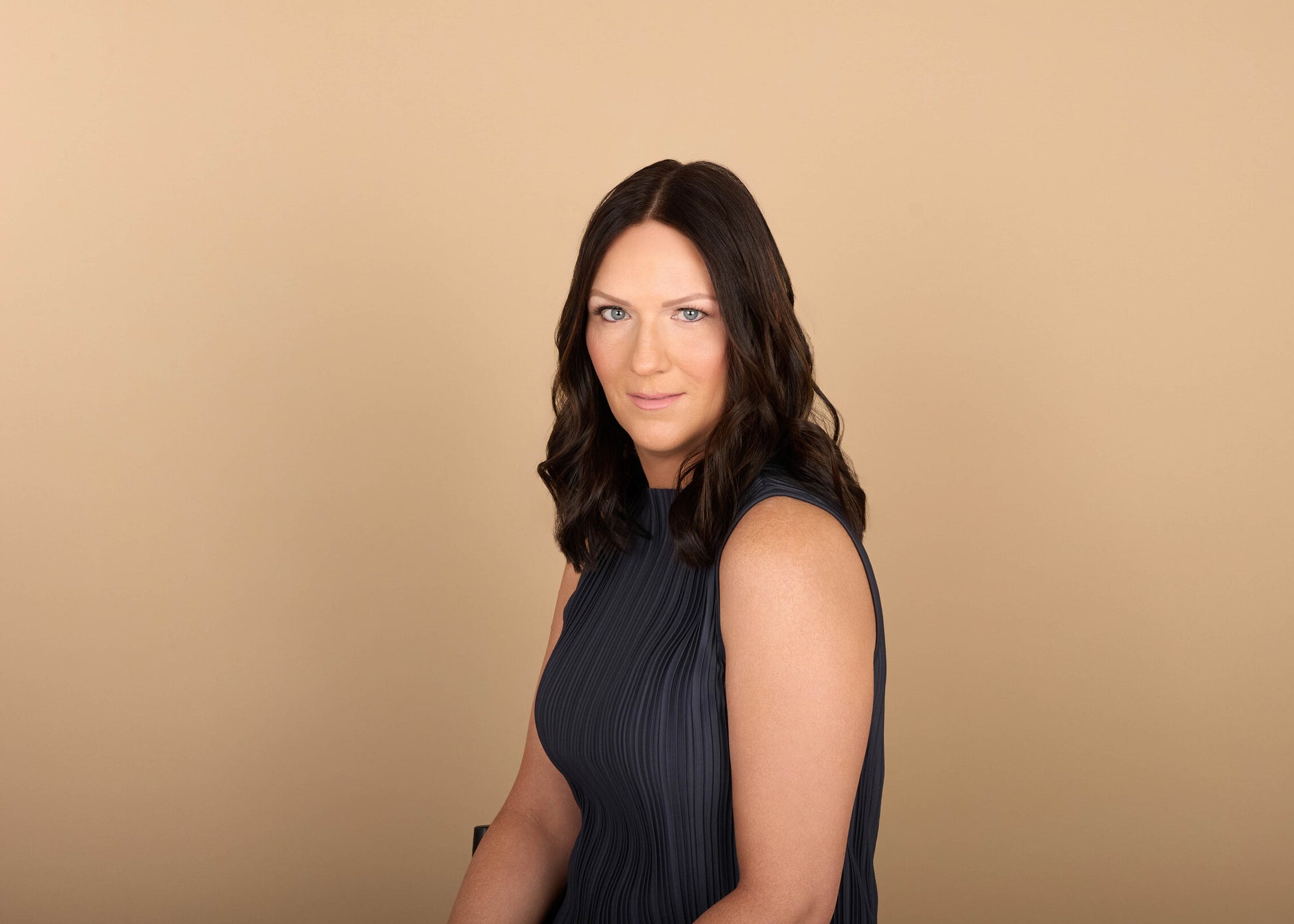 Model wearing 15" Isla