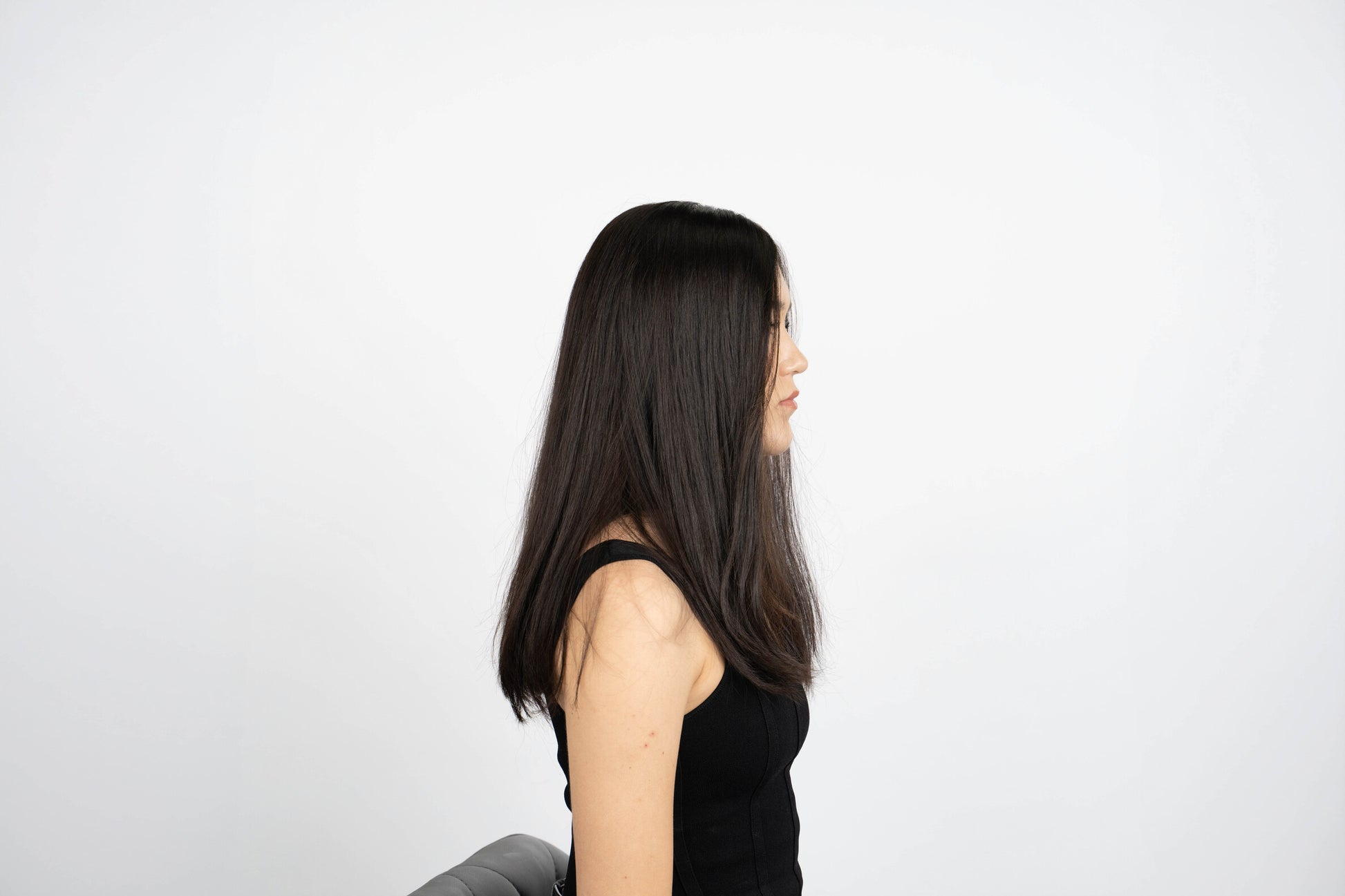 model is wearing a 20 wavy natalie