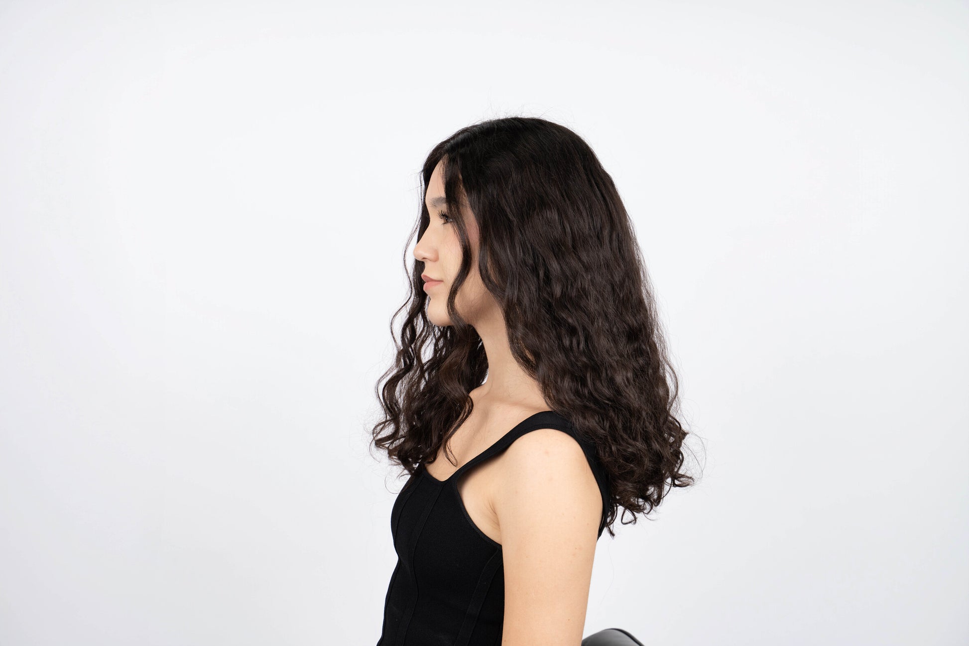 Model wearing 18" Curly Yuliya